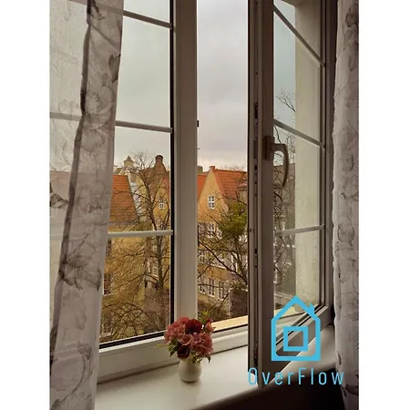 Проживание в семье Paris Old Town *